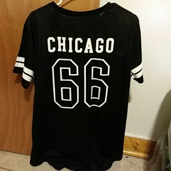 Never worn Large Chicago bulls t-shirt - Picture 2 of 3